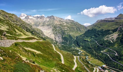 Grimsel Pass Driving Guide: Switzerland’s Alpine Road Icon